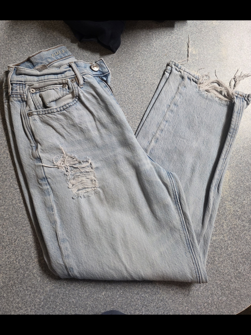 American Eagle Outfitters Light Blue Boyfriend Jeans with Distressed Details
